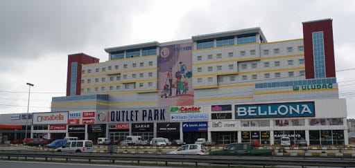 2005 İstanbul Outlet Avm 42.000 M²